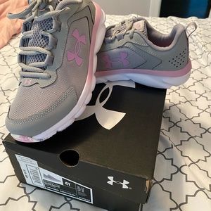 NEW Girls Under Armour Sneakers